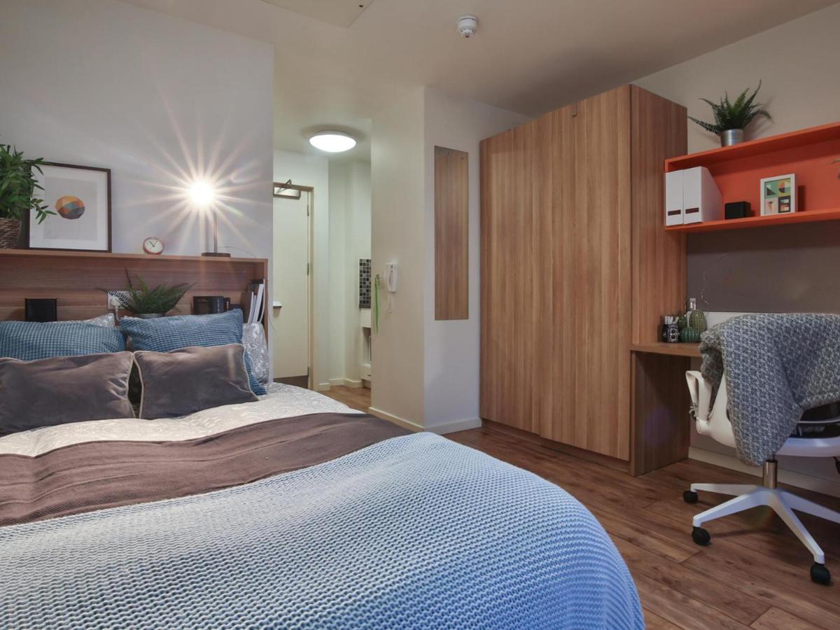 Sterling Court In Wembley Лондон Экстерьер фото