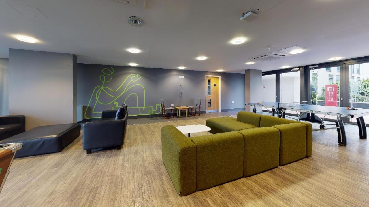 Апартаменты Sterling Court In Wembley Лондон Экстерьер фото