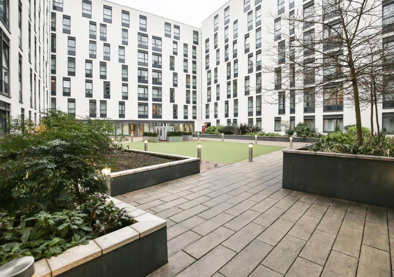 Апартаменты Sterling Court In Wembley Лондон Экстерьер фото
