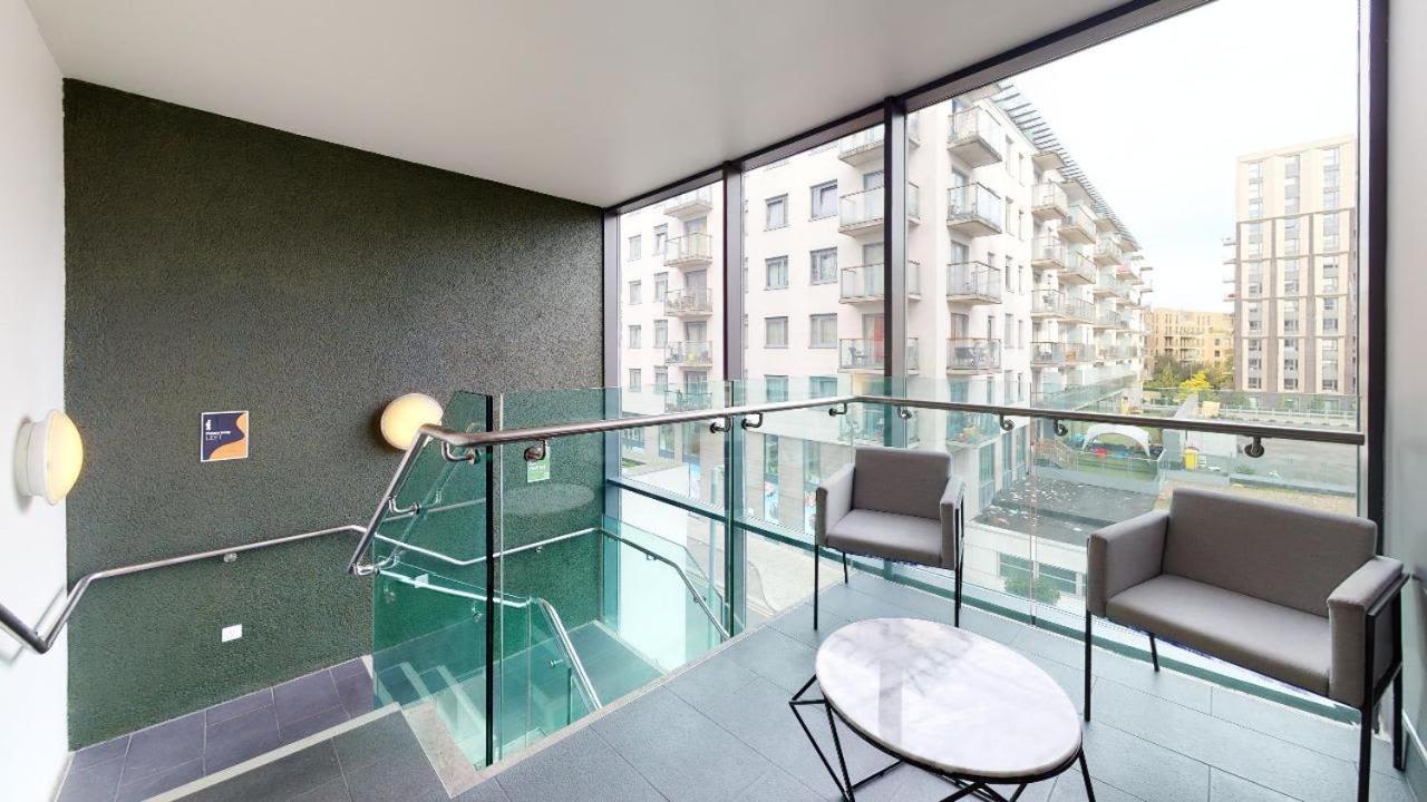 Sterling Court In Wembley Лондон Экстерьер фото