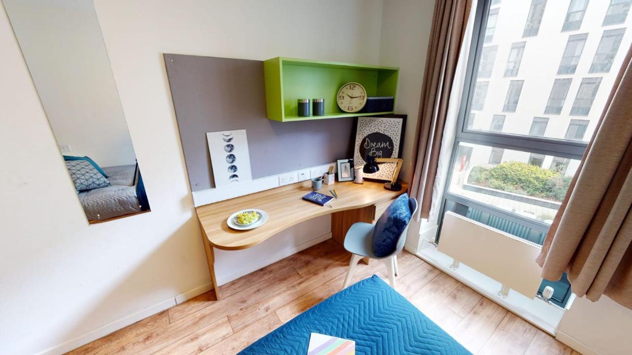 Sterling Court In Wembley Лондон Экстерьер фото